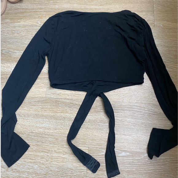 Lovers and friends crop twist black long sleeve - Picture 4 of 4